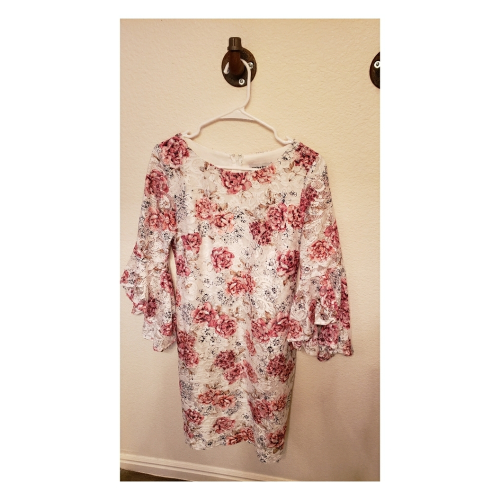 Fitted Lace Floral Dress